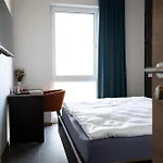 Q ישטטן