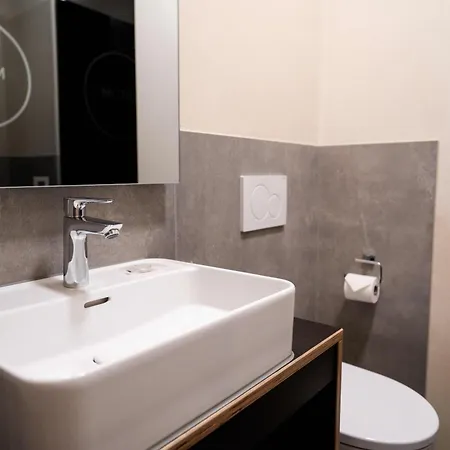 Hotel Q